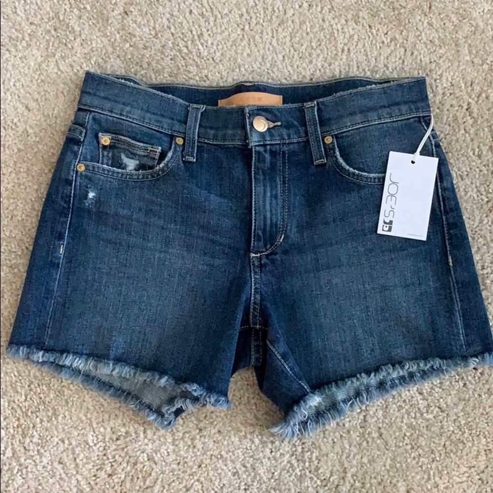 Joe’s jean “The Ozzie” 4” cut off short size 24